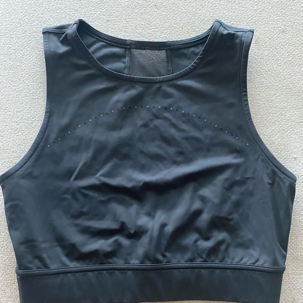 Gray lululemon cropped tank (fitted)